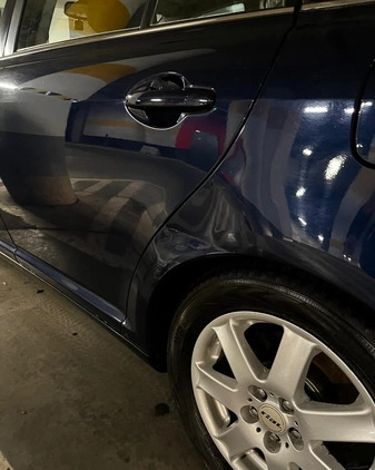 Toyota Avensis cena 13500 przebieg: 260000, rok produkcji 2005 z Katowice małe 211